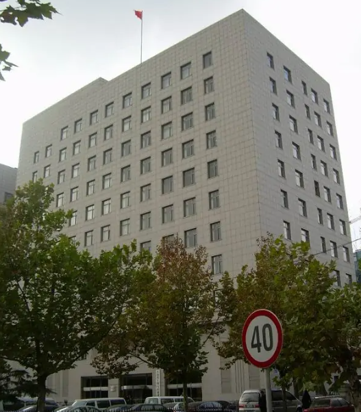 大连工商局(途径附近的公交有哪些?) 大连工商局(途径附近的公交有哪些?)